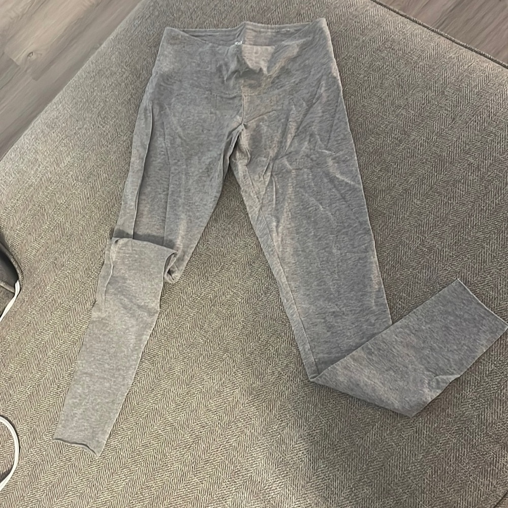 ARITIZIA WOMEN XS GREY LEGGINGS
